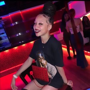 Meet your Posher, Alexis